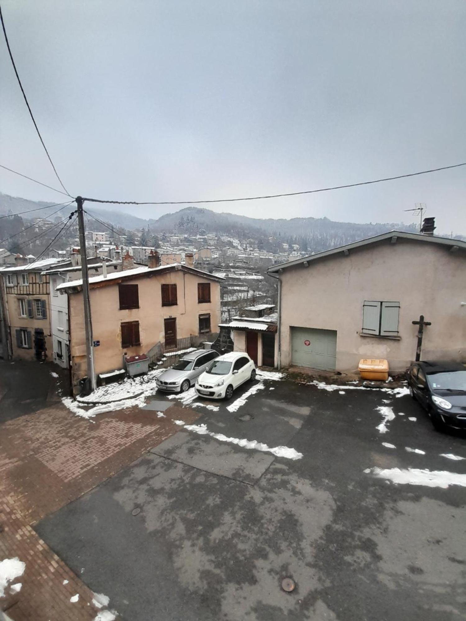 Aparthotel La Gabare 1 Thiers Exterior foto